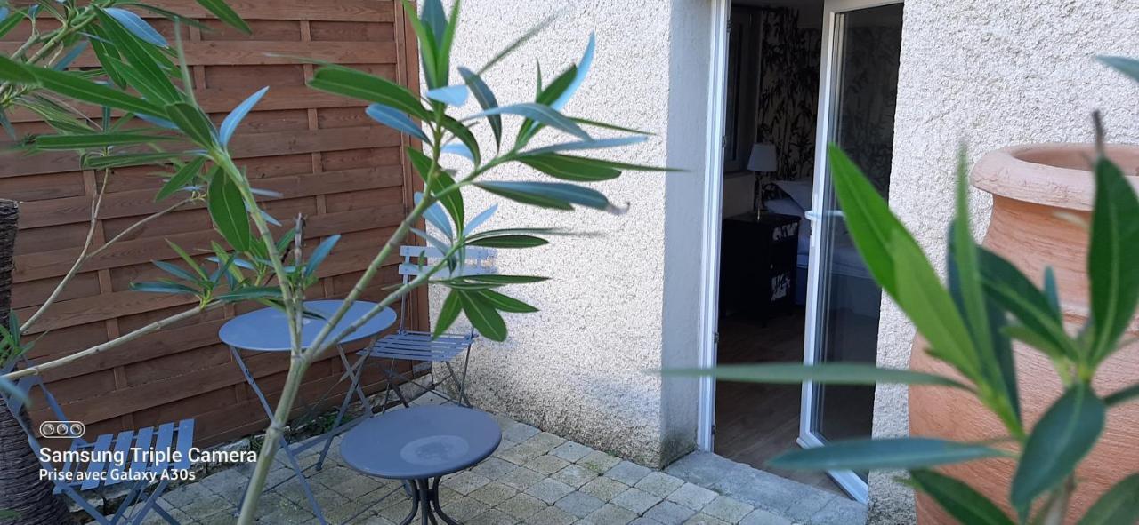 La Cigale Et La Fourmi Apartment Nimes Exterior photo